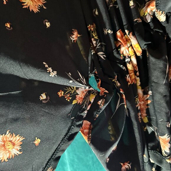 Handmade Briar Floral Dolman Wrap Kimono WITH Fringe | Jennafer Grace | Size XL - Picture 3 of 5